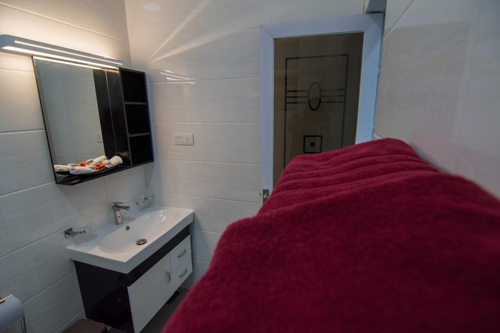 Cozy Sea View Luxury Apartment, Fully Furnished, 2 Bedrooms, 2 Bathrooms Dehiwala-Mount Lavinia Eksteriør bilde